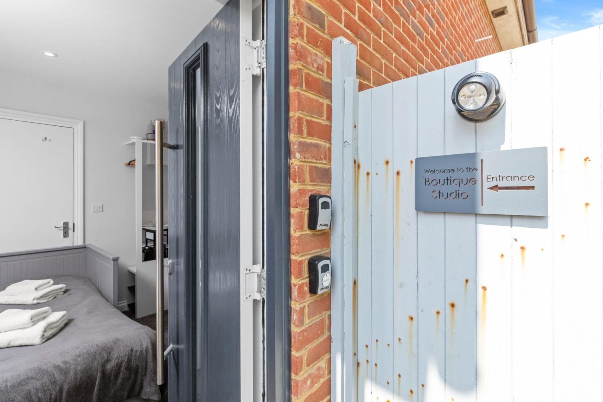 Rottingdean Boutique Studio Apartment By The Sea Brighton Exterior photo